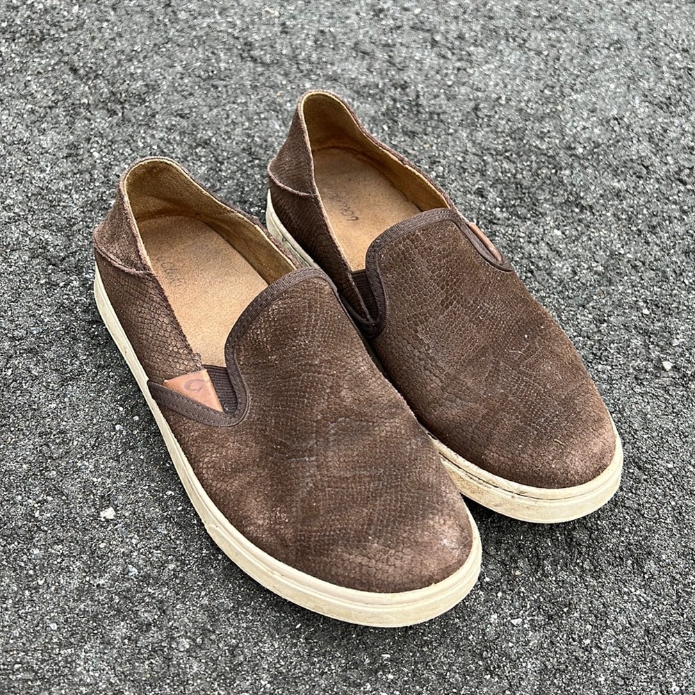 olukai shoes size 7